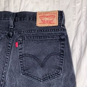 LEVI’S Black Wash Denim Mom Jeans🖤
